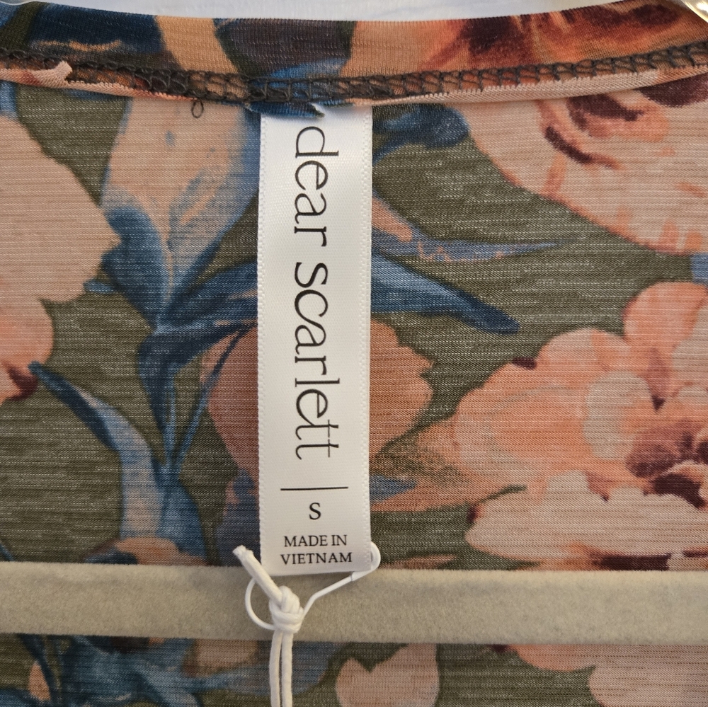 Dear Scarlett NWT Lizzy Floral Cardigan Small - Picture 11 of 11